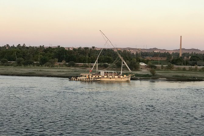 Nile Cruise 4 Days / Deluxe from Aswan to luxor- Private Tour - Day 2: Nile Sailing With Kom Ombo and Edfu Temples