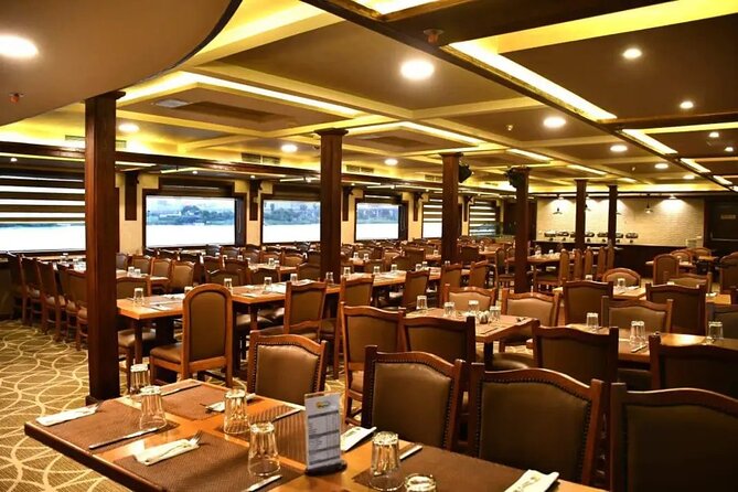 Nile Dinner Cruise in Cairo - The 7:00 pm start and how the timing really helps