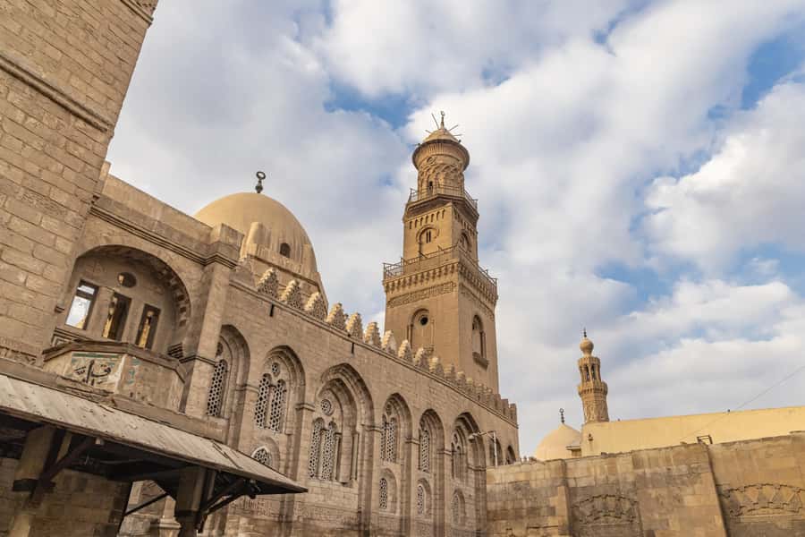 Old Cairo Guided Walk Tour: History, Culture & Street Bites - Sultan Barquq Mosque: Mamluk Precision in Patterns and Purpose