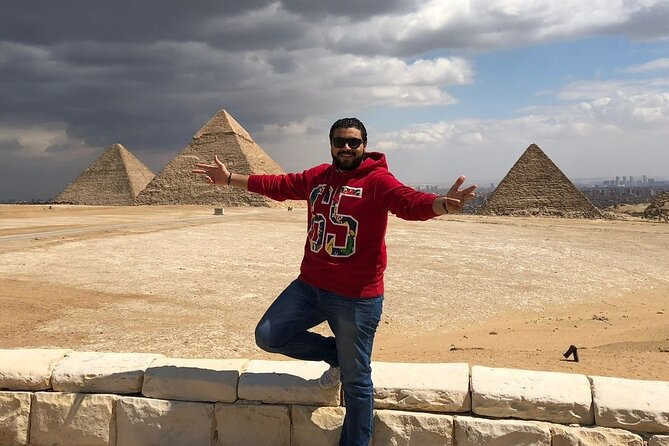 Private Cairo and Pyramids Tour with an Egyptologist Guide - Tahrir Square walking and shopping: Cairo street time