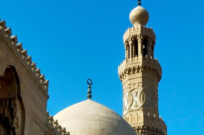 Private Cairo Best tour Pyramids ,Museum, Old Cairo and bazaar - Khan el-Khalili with a guide’s pacing and photo help