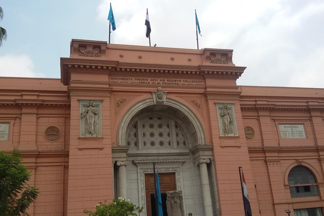 Private Cairo Egyptian Museum Tour with Lunch - Inside the museum: Tutankhamun, Akhenaten, and the mummified animals