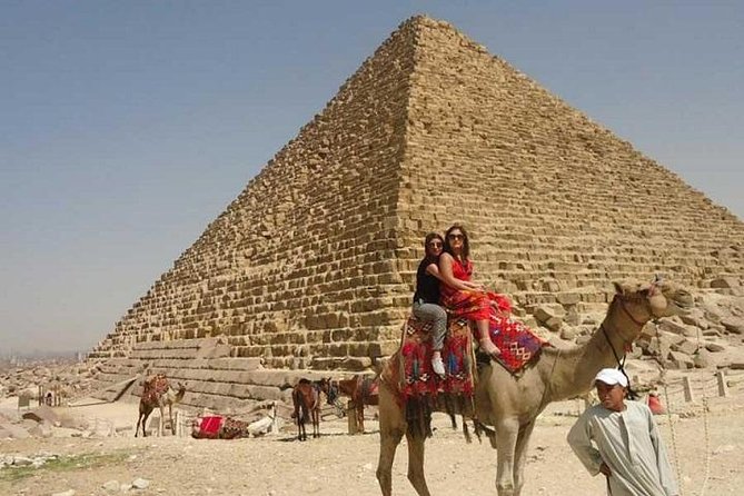 Private Cairo Layover Tour to Giza Pyramids and Sphinx with Lunch - Giza Plateau Highlights: Cheops, Chephren, and Mykerinus Plus One Optional Interior Visit
