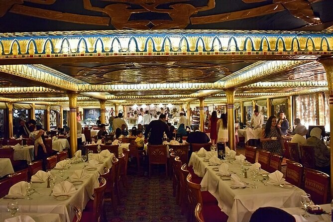 Private Cairo Nile Cruise 5 stars with Dinner - Tanoura show and belly dancing, what the night entertainment means