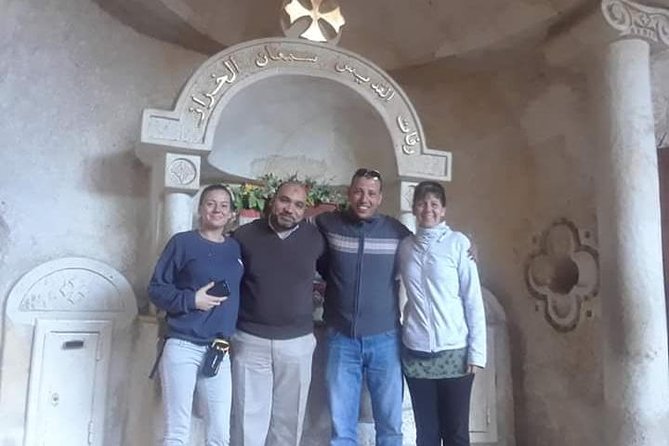 Private Day Tour to Giza Pyramids, Sphinx, Coptic Cairo and Saint Simon Church in Cairo - Pyramids of Giza: the main monuments, Valley Temple, and the reality of extra pyramid interiors