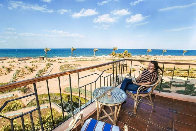 Private Day Tour To Red Sea included Lunch from Cairo & Giza - Private car and guide support that helps in the real world