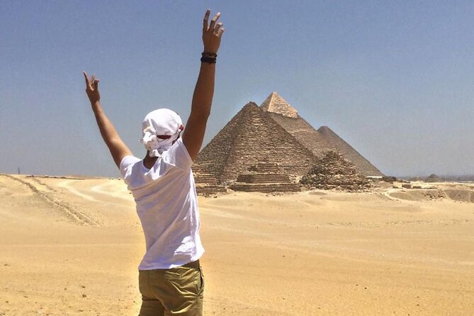 Private Full day Tour to Giza Pyramids Sakkara and Memphis - Stop 1: Giza Pyramids and the Sphinx close-up