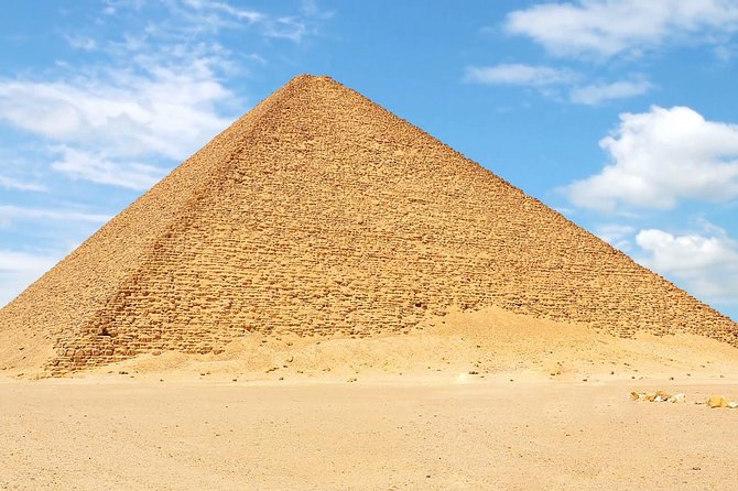 Private Guided Tour to Giza pyramids, Sphinx, Saqqara and Dahshur + Lunch - How This 8-Hour Pyramid Circuit Feels in Real Life