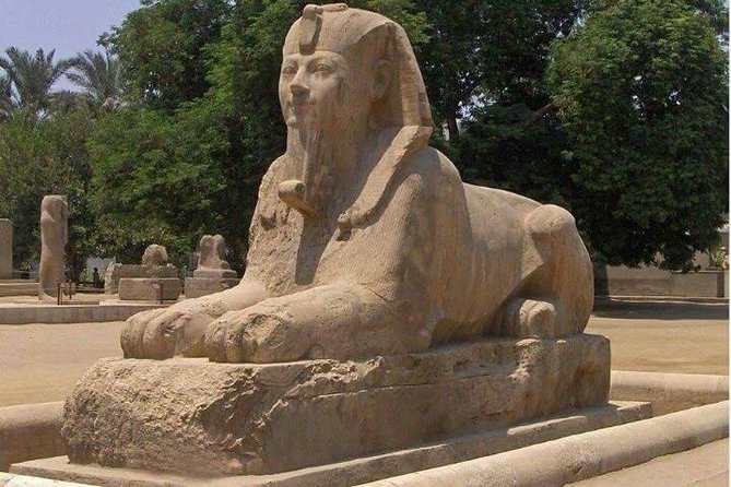 Private Guided Tour to Giza pyramids, Sphinx, Saqqara and Memphis + Lunch - Lunch and bottled water, the included comfort that keeps the day enjoyable