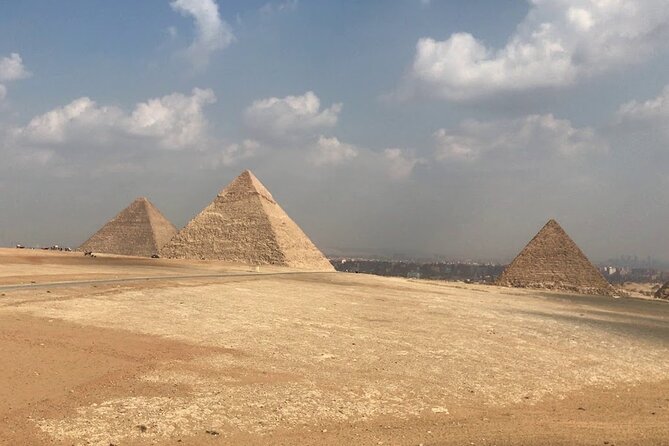 Private Guided Tour to Giza Pyramids, Valley Temple and Sphinx - The human factor: guides like Amro, Abdol, Hany, Mohamed, and Mervat