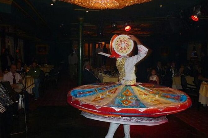 Private Nile Dinner Cruise in Cairo - What this Nile dinner cruise really feels like at night