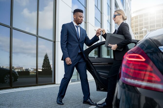 Private SSH Airport Transfer Services - Price and value: $11 per group, not per person