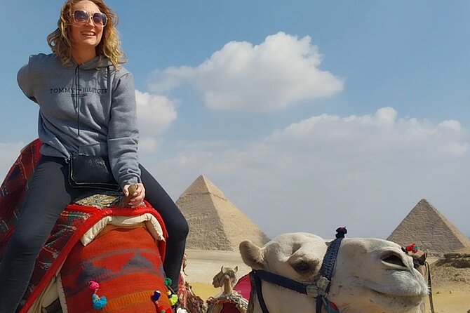 Private Tour: Giza Pyramids & Cairo Museum & Bazaar(All included) - A sensible lunch stop with a view of the pyramids