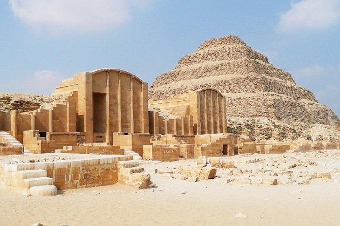 Private Tour: Giza Pyramids, Sphinx, Memphis, Sakkara - Getting picked up in Cairo and arriving at Giza Plateau early