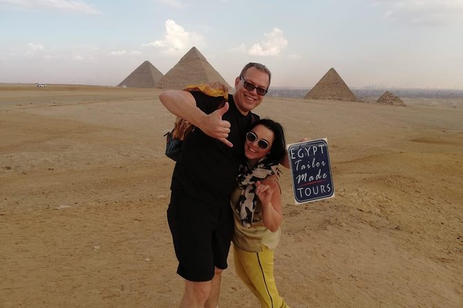 Private Tour to explore Giza Pyramids - Saqqara -Memphis - Stop 1 at Giza Pyramids: the lineup and what to focus on