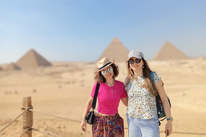 Private tour to Giza Pyramids and the great Sphinx - Lunch break that actually helps during a long, hot day