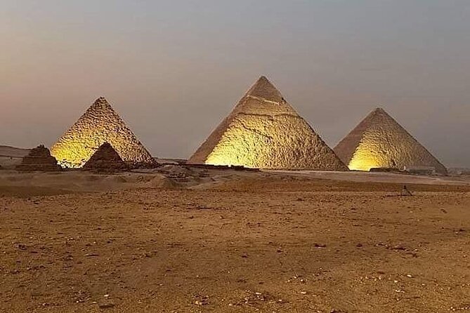 Private tour to Giza Pyramids and the great Sphinx - Photo strategy and heat prep for Giza