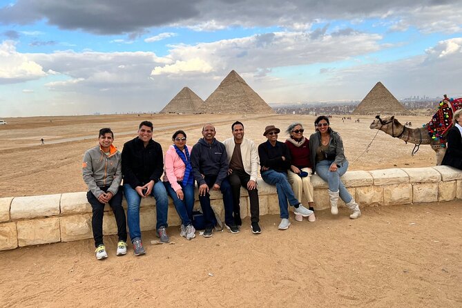 Private Tour to Giza Pyramids, Sphinx, Egyptian Museum and Bazar - Egyptian Museum entry included, seeing King Tut the sensible way