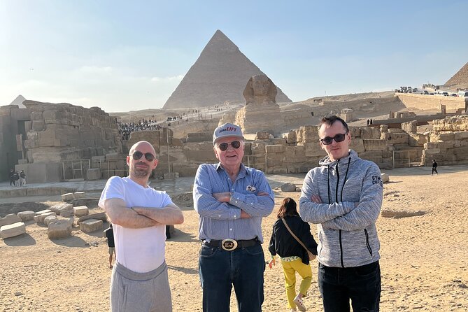 PrivateTour Visiting Giza Pyramids and The Great Sphinx - Photo Help Near Khufu and the Sphinx