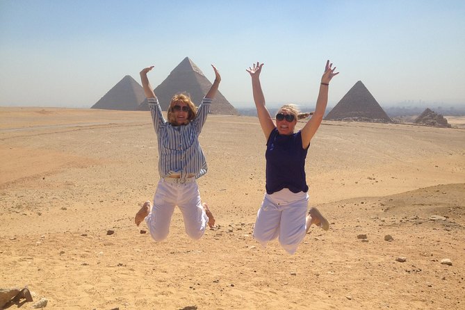 Privet Tour to Pyramids of Giza, Sphinx & Memphis and Saqqara - Getting to the Giza Plateau, the 3-pyramid introduction, and that classic photo angle