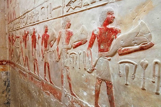 Pyramids of Giza & Saqqara complex - Stop 1 at Giza Plateau: Great Pyramid, Khafre, Menkaure, Valley Temple, and Sphinx