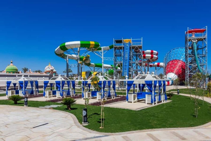 Sharm El-Sheikh: Albatros Aqua Park with Lunch & Transfers - Diving into the day: how to pace yourself on slides and pools