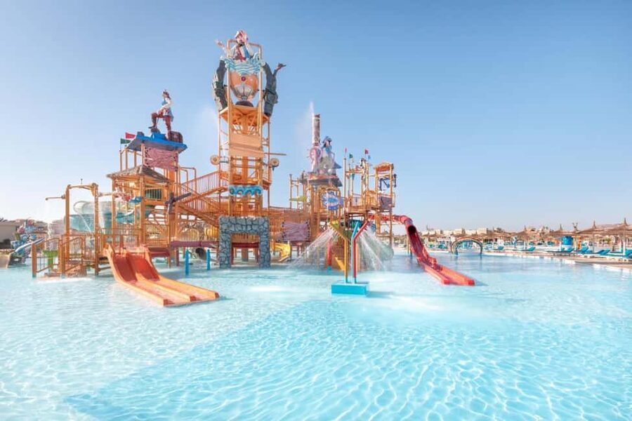 Sharm El-Sheikh: Albatros Aqua Park with Lunch & Transfers - Albatros Aqua Park: 60 slides plus pools and games for mixed groups