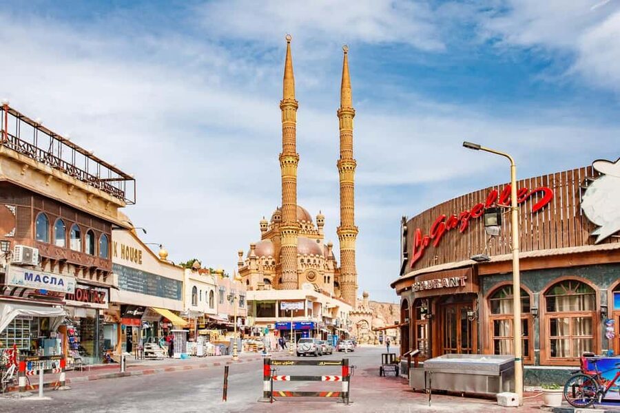 Sharm El-Sheikh: City Tour with Optional Seafood Meal - Naama Bay or SOHO Square: resort energy with photo-friendly stops