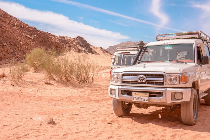 Sharm El Sheikh: Colored Canyon Jeep Tour with Blue Hole & Dahab - Dahab shopping stop: silver, perfumes, and time to wander