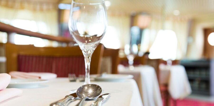 Sharm El Sheikh: Dinner Cruise W/ Optional Private Transfer - DJ, Live Singer, Belly Dancer: The Entertainment Mix That Makes or Breaks It