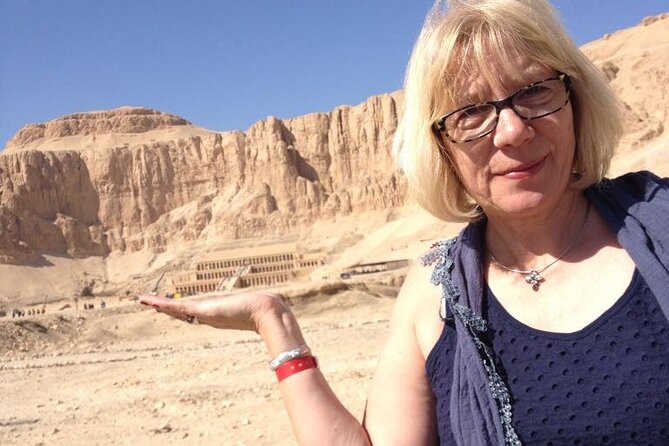 Small Group Excursion to Luxor Valley of the Kings from Hurghada - Lunch in Luxor: included, but drinks are extra