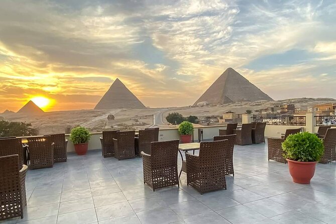 Sound and light show with Dinner with Pyramids view Roof Top Restaurant - Guides and drivers: the people factor that really changes the night
