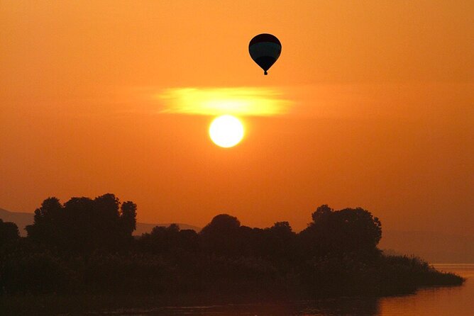 Sunrise Ballooning Luxor with Transfers Included - Seeing Hatshepsut Temple from Above