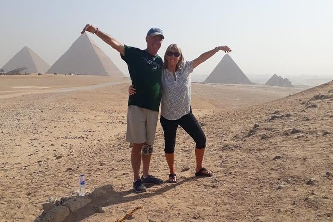 Top rated Giza Pyramids and Sphinx Tour from Cairo Airport - Transport, duration, and how to avoid a panicked finish