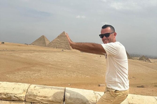 Tour to great pyramids of Giza, Sphinx & shopping tour with lunch - Traditional Lunch and the Value of a Built-In Break