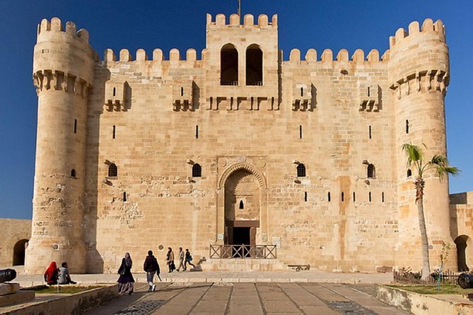Tour to The Qaitbay Citadel in Alexandria - Qaitbay Citadel: the lighthouse fortress over the Mediterranean