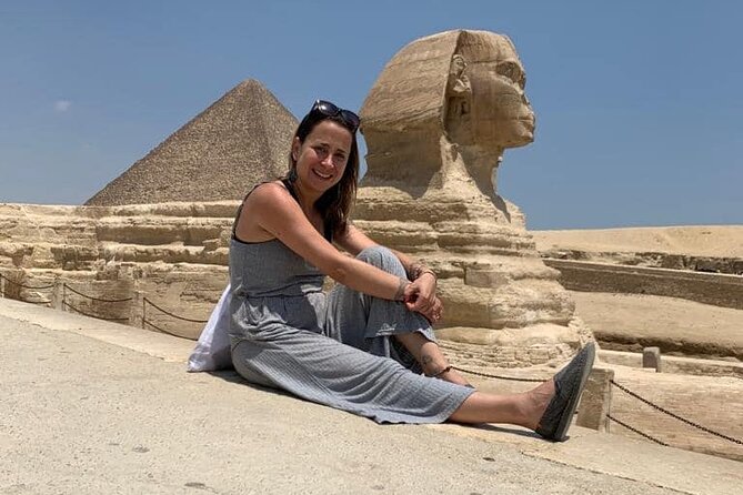 VIP Private Day Tour Giza Pyramids, Memphis and Sakkara Pyramids - The Sphinx and Temple Front: How to See More Than a Postcard